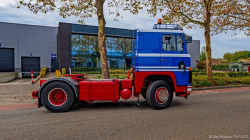 20251019-Tom-Holding-00517